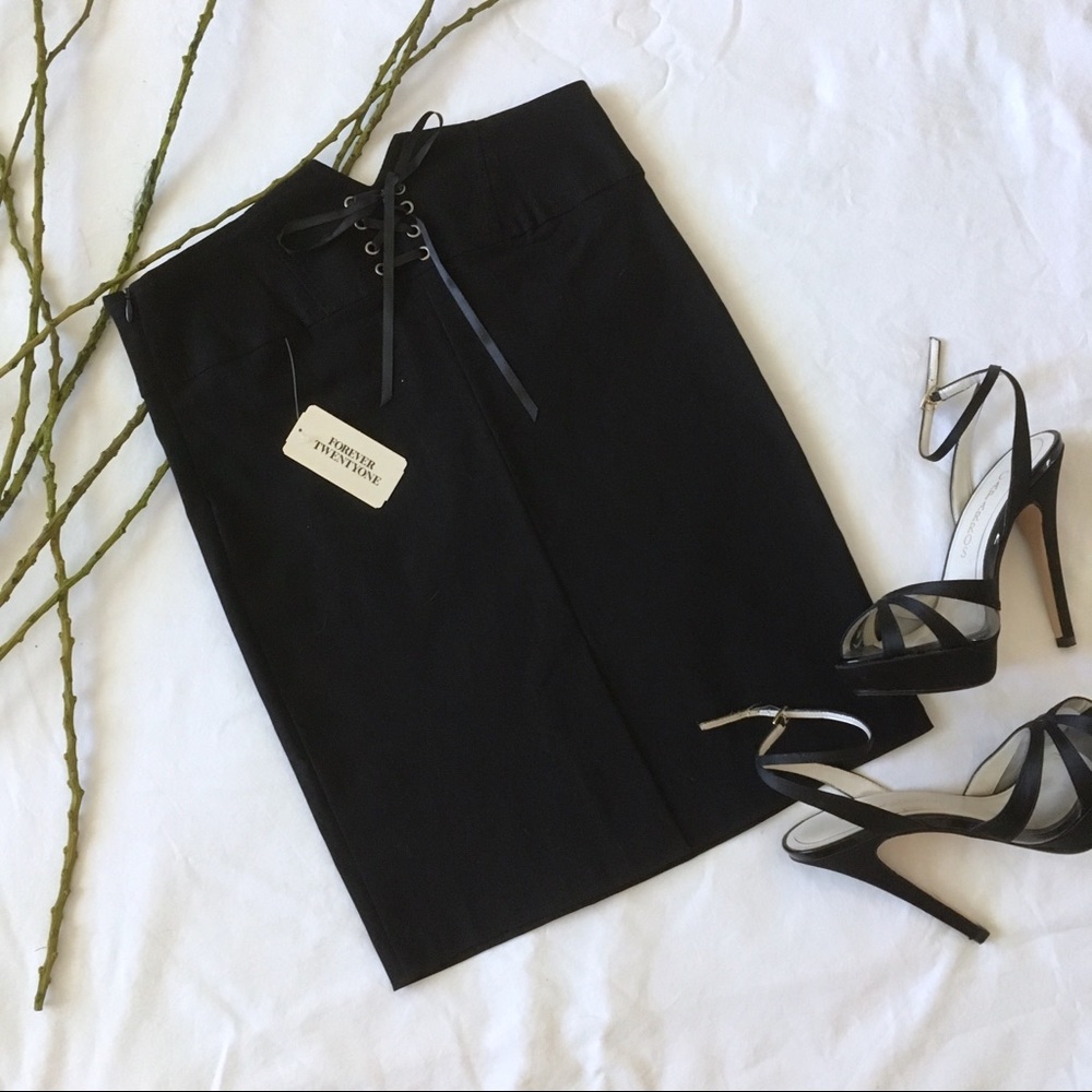 🌟3/$20🌟 NWT F21 Lace Up Pencil Skirt